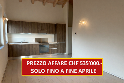 moderno elegante attico con tetto a vista di 3,5 locali con posto auto, lavanderia privata in casa