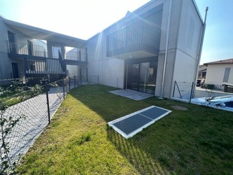 Mendrisio, APPARTAMENTO DI 3,5 LOCALI CON GIARDINO PRIVATO - DUE POSTI AUTO IN GARAGE - CANTINA